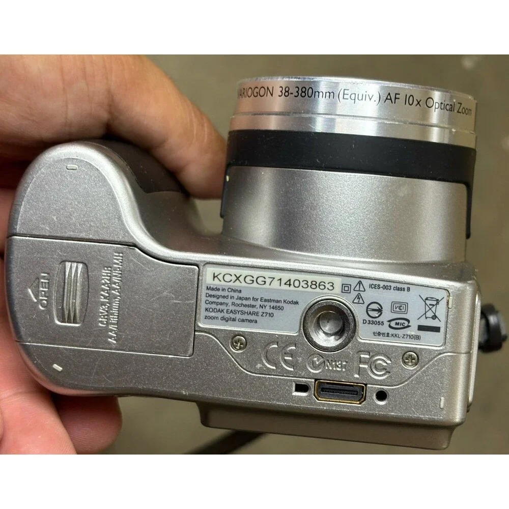 Kodak EasyShare Z710 7.1MP Digital Camera Silver Tested Works